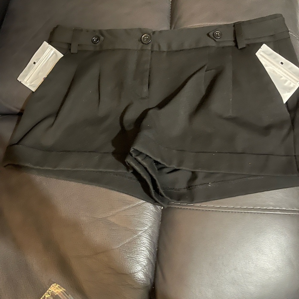EXPRESS SIZE 8 , Black Women's Shorts